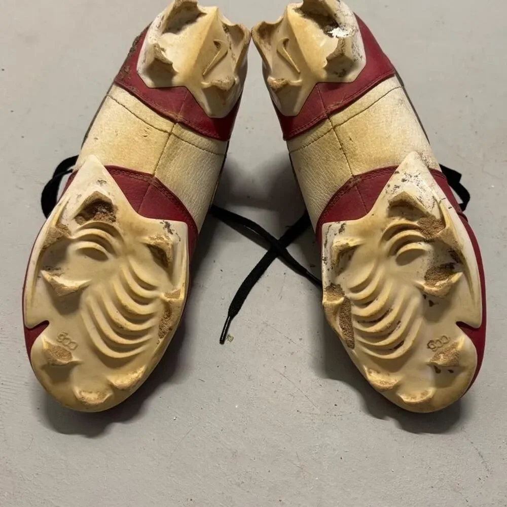 Nike Men's Red and Burgundy Trainers